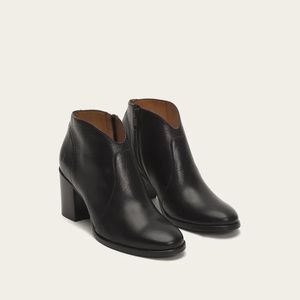 Frye Leather Ankle Boots Nora Zip Short Black - Medium